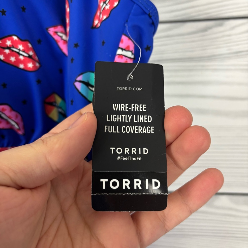 Torrid Active Swim Top Wire-Free Lightly Lined Full Coverage Size 6X NWT - Picture 4 of 9
